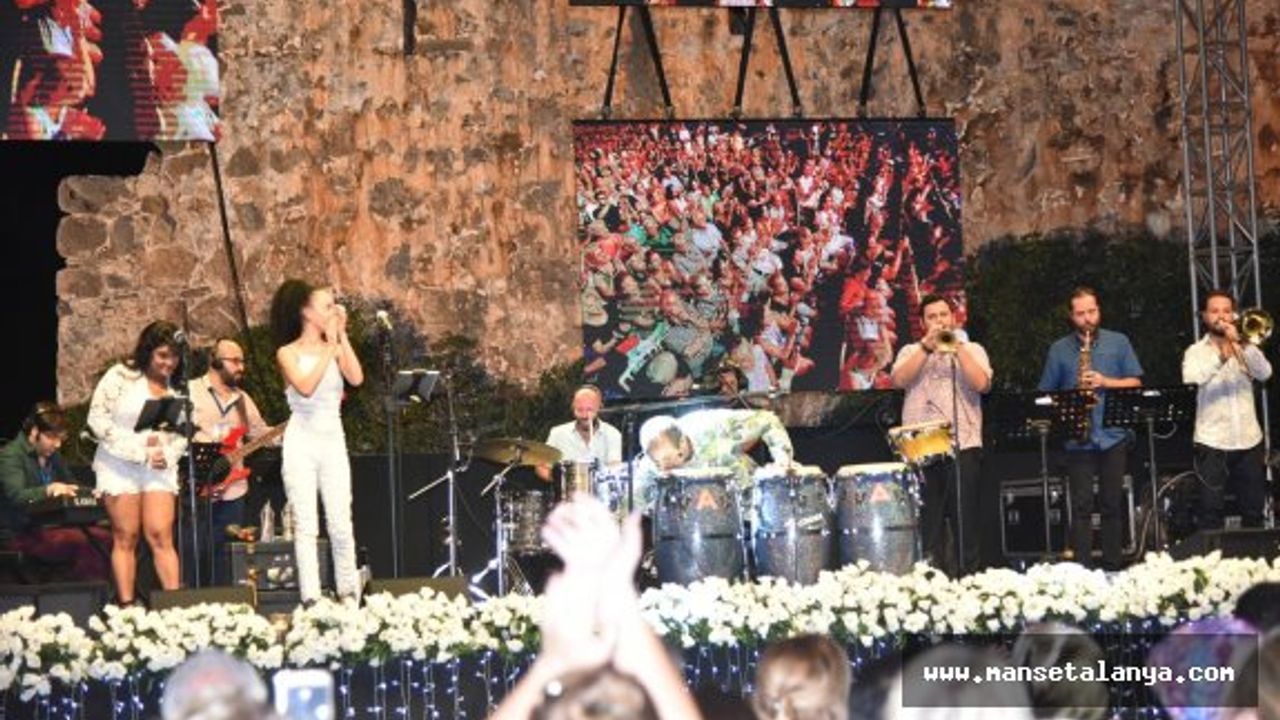 Caz konseri muhteşem konserle sona erdi