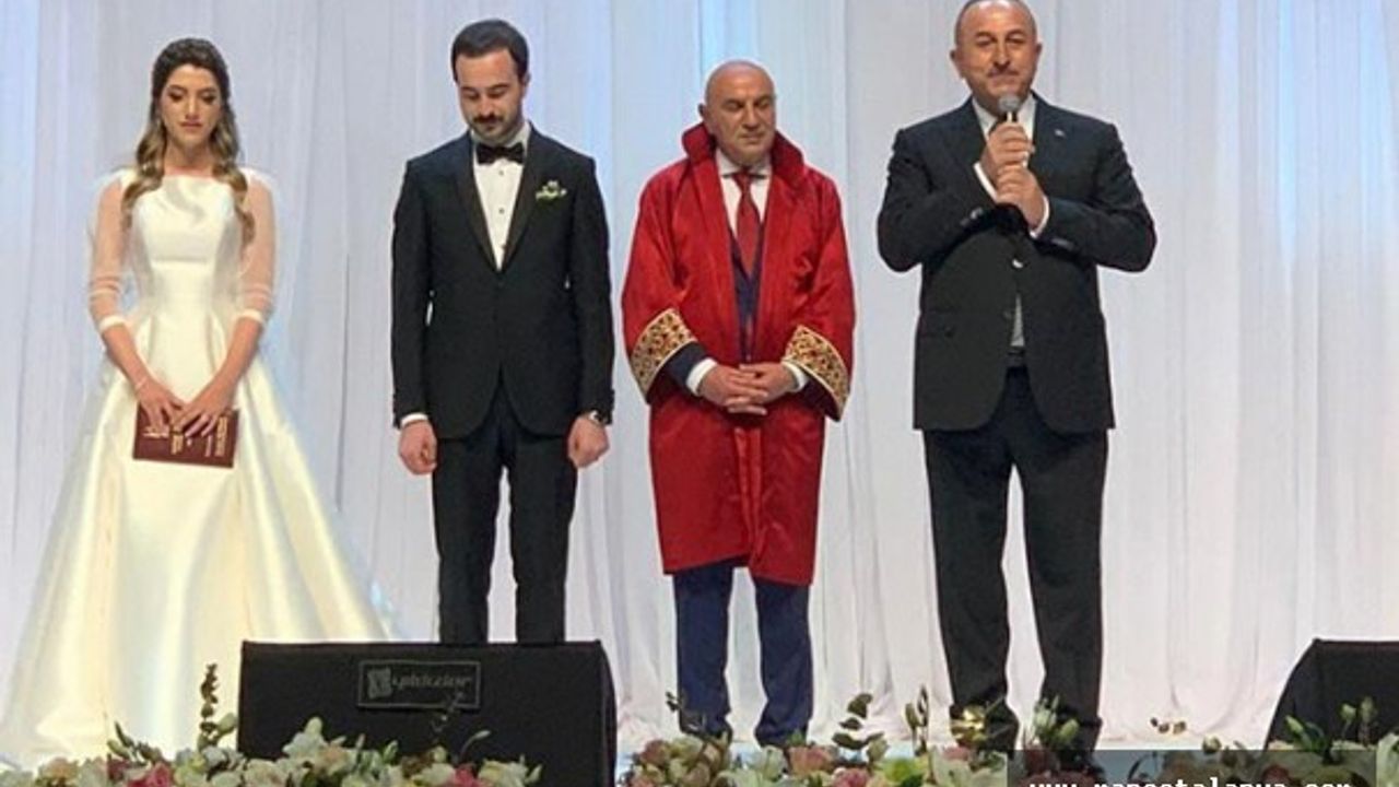 Alanyalı Bakan Çavuşoğlu, Ankara'da kızını evlendirdi!