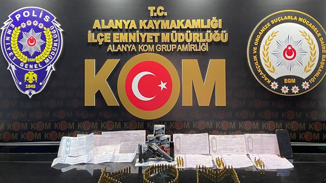 FLAŞ HABER: ALANYA'DA 3 TEFECİ TUTUKLANDI. 25 ADET SENETE EL KONULDU!