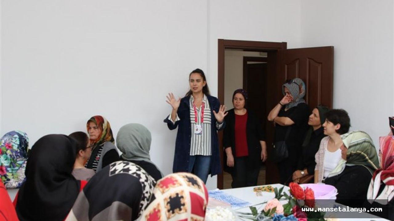 GÜLLERPINARI EL SANATLARI KURS MERKEZİ’NDE İLK KURSLAR BAŞLADI