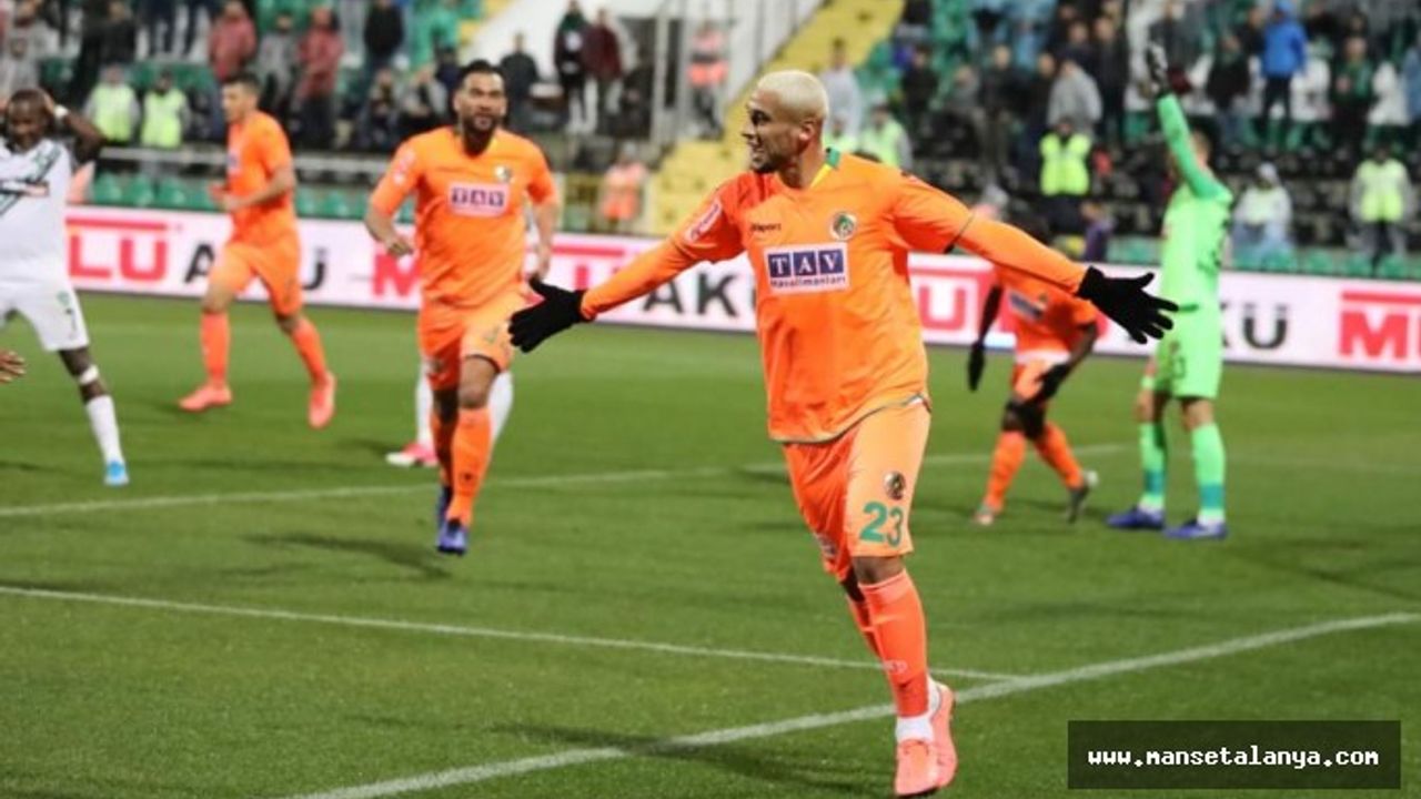 Welinton, Alanyaspor'a haber gönderdi