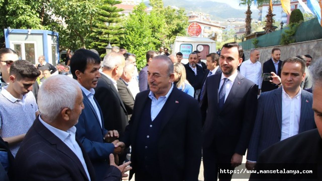 BAKAN ÇAVUŞOĞLU ALANYA'DA HEMŞEHRİLERİYLE BAYRAMLAŞTI