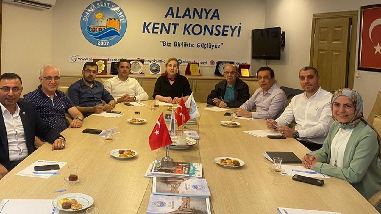 ALANYA KENT KONSEYİ: ÜRETİCİ KAZANAMIYOR, TÜKETİCİ PAHALI YİYOR!