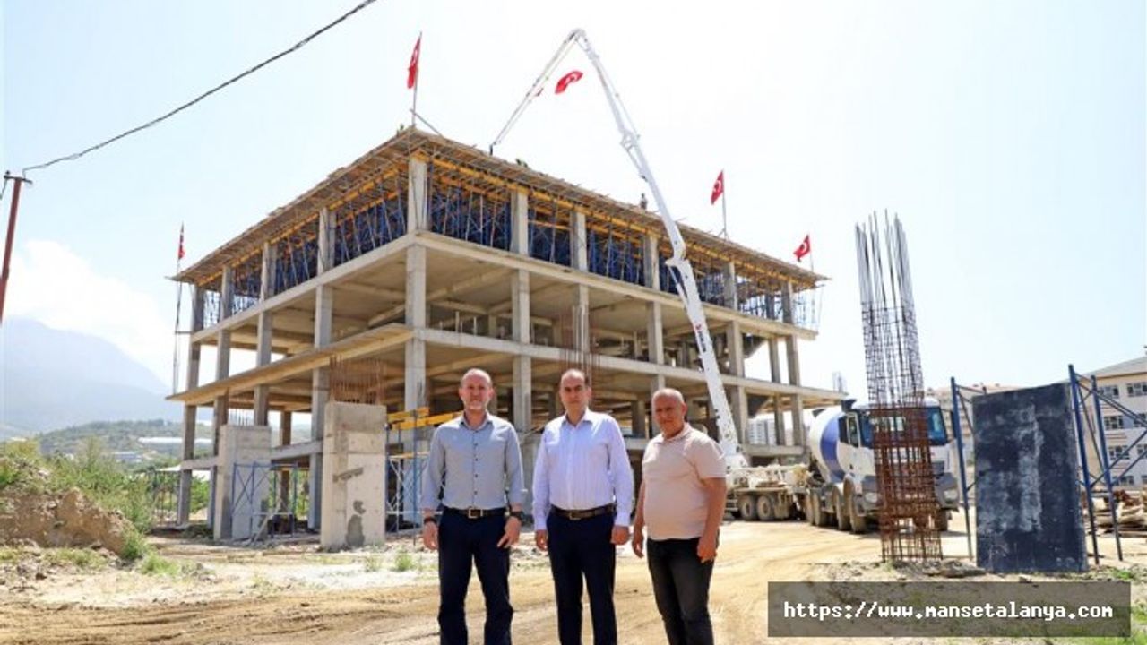 MAHMUTLAR KÜLTÜR VE ETÜT MERKEZİ’NDE SON BETON DÖKÜMÜ GERÇEKLEŞTİRİLDİ