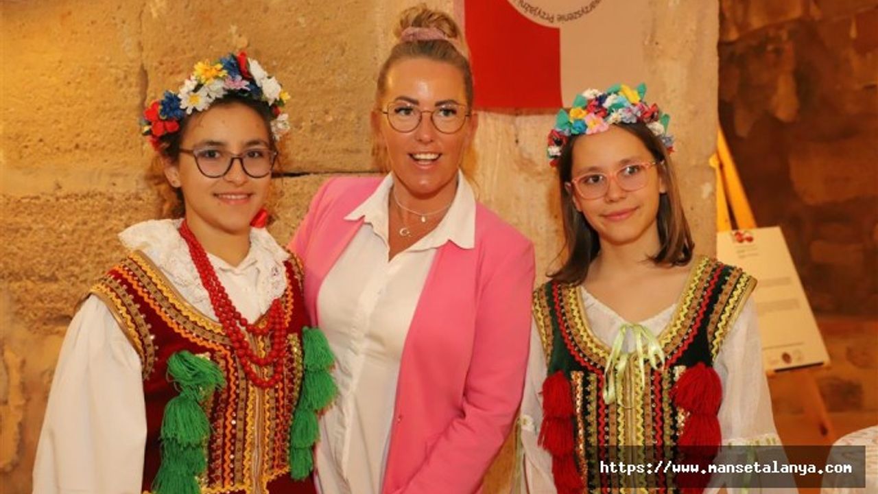 “TÜRKİYE-POLONYA DOSTLUK SERGİSİ” KIZILKULE’DE AÇILDI