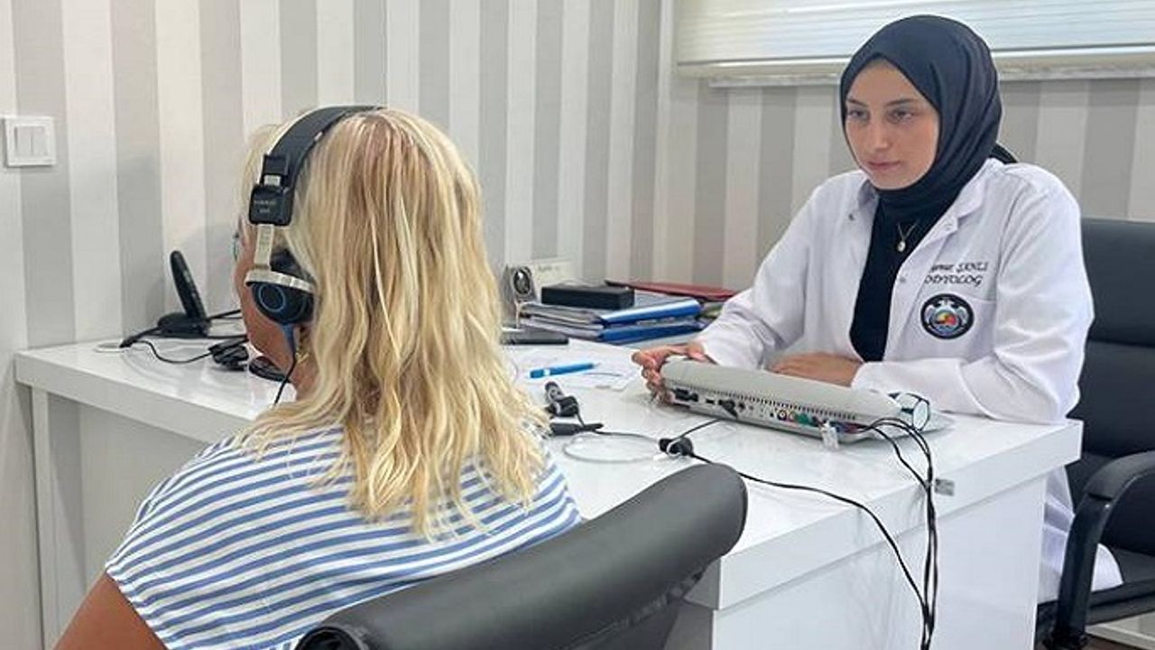 ALANYA BELEDİYESİ HASTANEYE DÖNÜŞTÜ. EVDE SAĞLIK HİZMETİNİN ARDINDAN ŞİMDİDE ÜCRETSİZ İŞİTME TESTİ HİZMETİ SUNUYOR