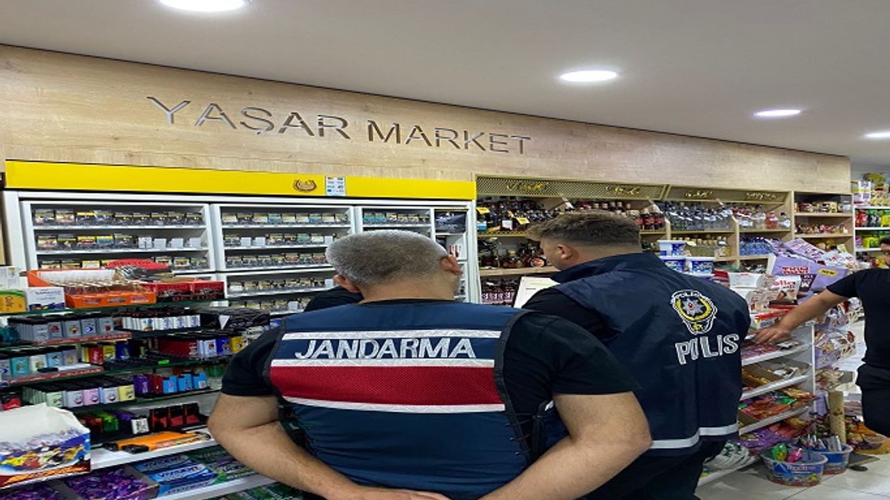 ALANYA'DA SAAT 22.00'DEN SONRA ALKOL SATAN MARKETLERE YÖNELİK DENETİM SÜRÜYOR. 5 MARKETE DAHA CEZA YAZILDI