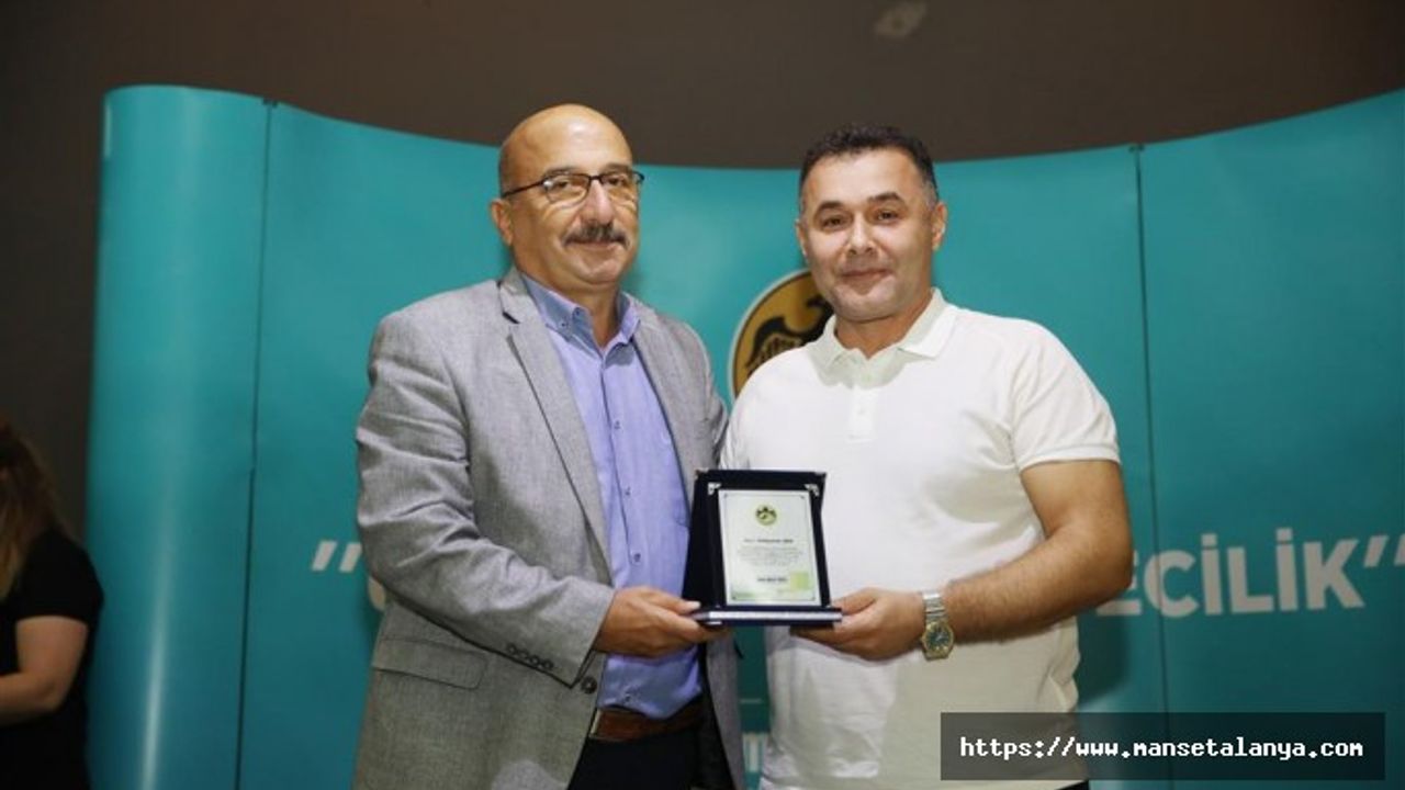 BAŞKAN YÜCEL: BEN SİZDEN RAZIYIM ALLAH’TA SİZDEN RAZI OLSUN