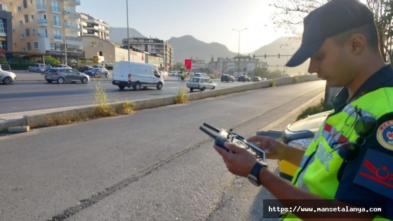 DRONE İLE KIRMIZI IŞIK DENETİM UYGULAMASI YAPILDI. CEZA YAĞDI