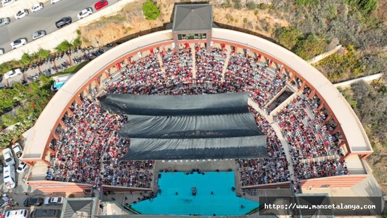 İLBER ORTAYLI "ALANYA’YI TEBRİK EDİYORUM, KENDİNİ KORUDU". İLGİ ÇOK YOĞUNDU!
