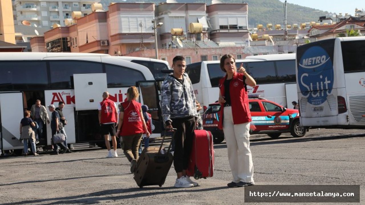 ÜNİVERSİTELİLER ALANYA'YA GELMEYE BAŞLADI