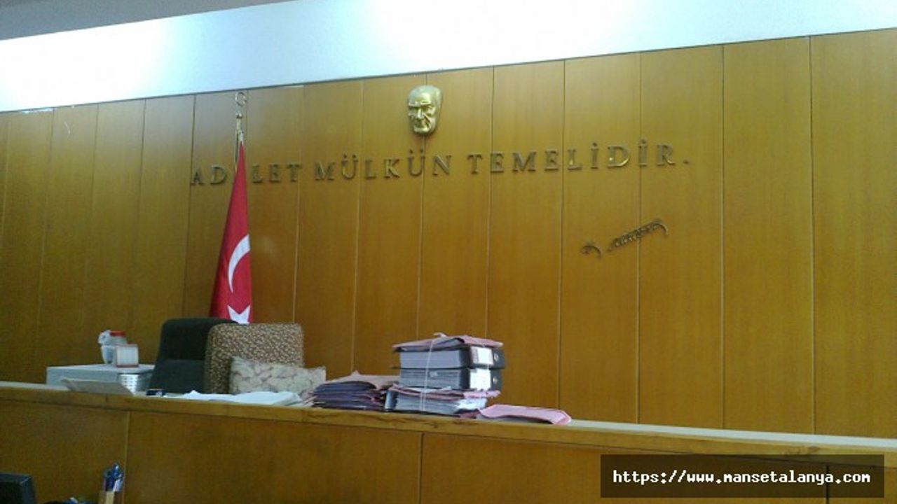 ALANYA'DA DOLANDIRICILIKTAN YARGILANAN RUS BANKA MÜDÜRÜNE "İADE" KARARI VERİLDİ. RUS "ÜLKEME GİDERSEM İYİ ŞEYLER OLMAYACAK!