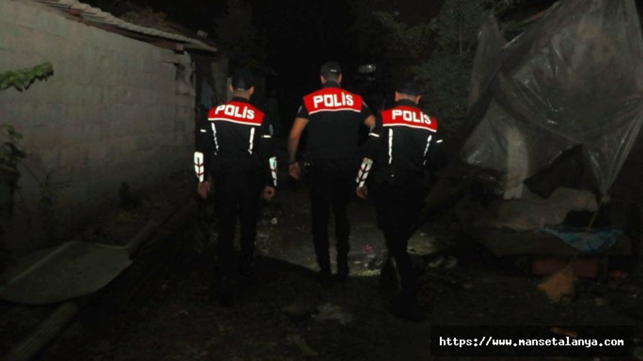 ALANYA'DA, KAÇAK ÜRÜNLERE EL KONULDU