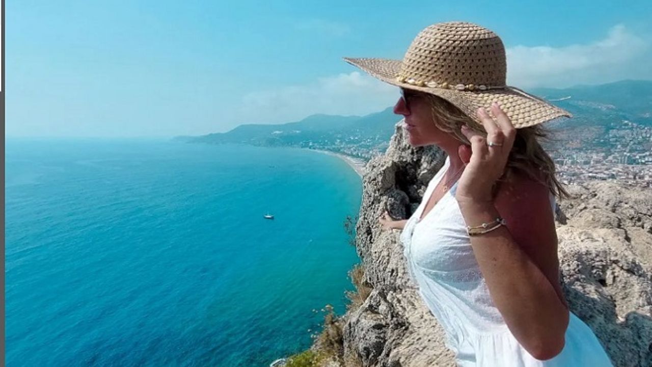 ANTALYA VE ALANYA CAZİBESİNİ KORUYOR, RUSLAR YİNE DÖNECEK!