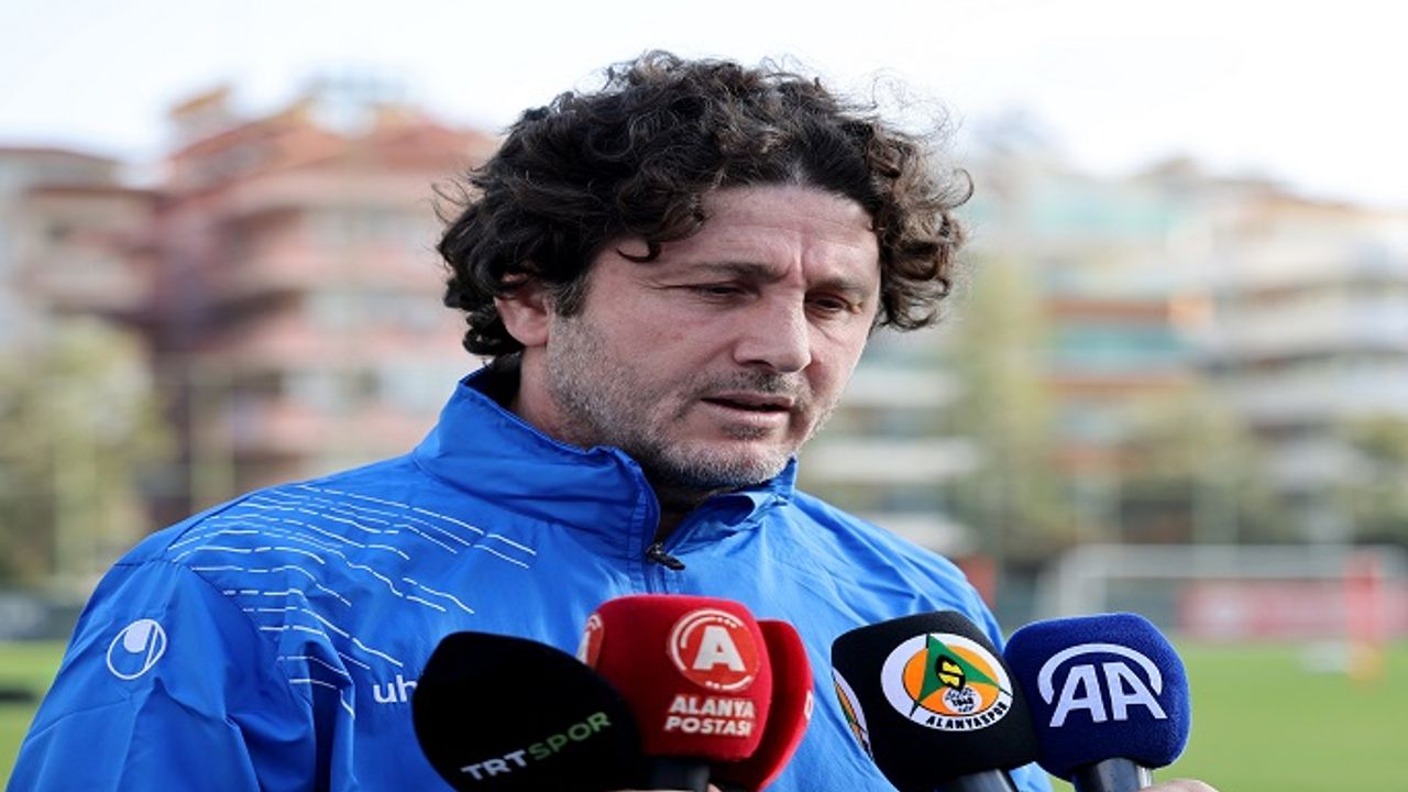 ALANYASPOR TEKNİK DİREKTÖRÜ TEKKE'DEN ACI İTİRAF: MAALESEF SANCILI BİR DÖNEM İÇERİSİNDEYİZ!