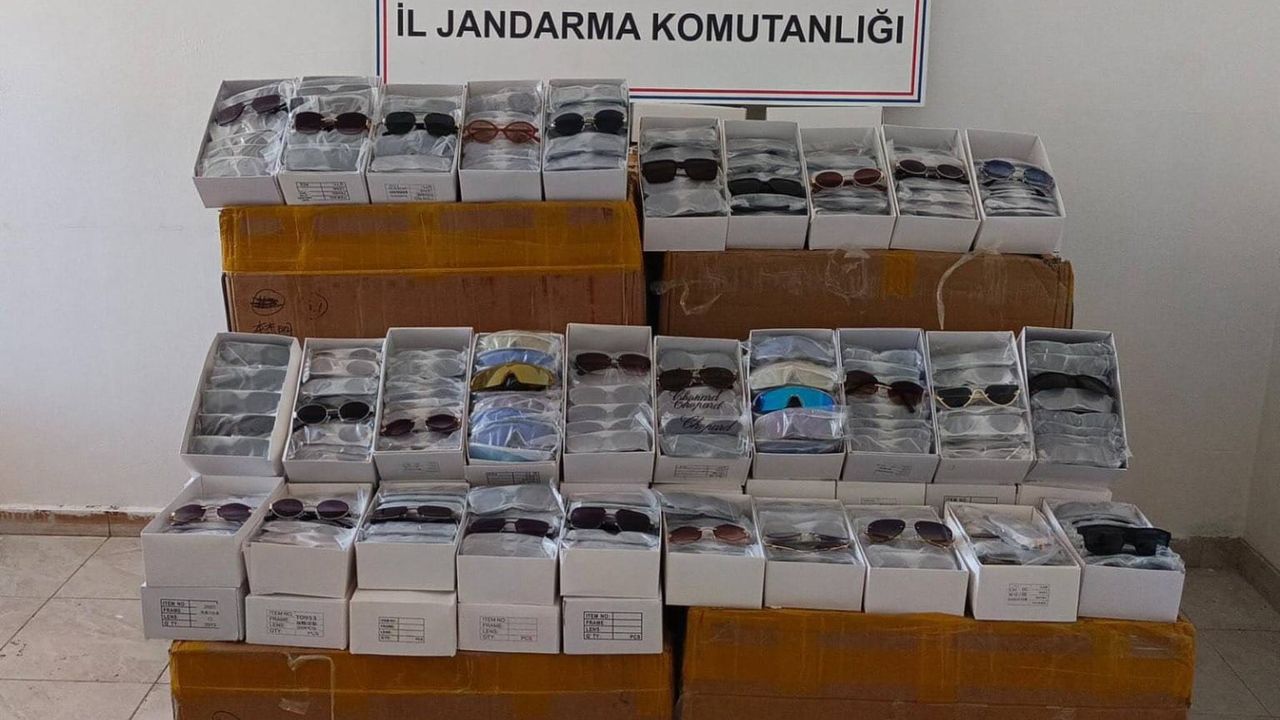 Gazipaşa’da Kaçak Gözlük Operasyonu: 15 Bin Adet Ele Geçirildi