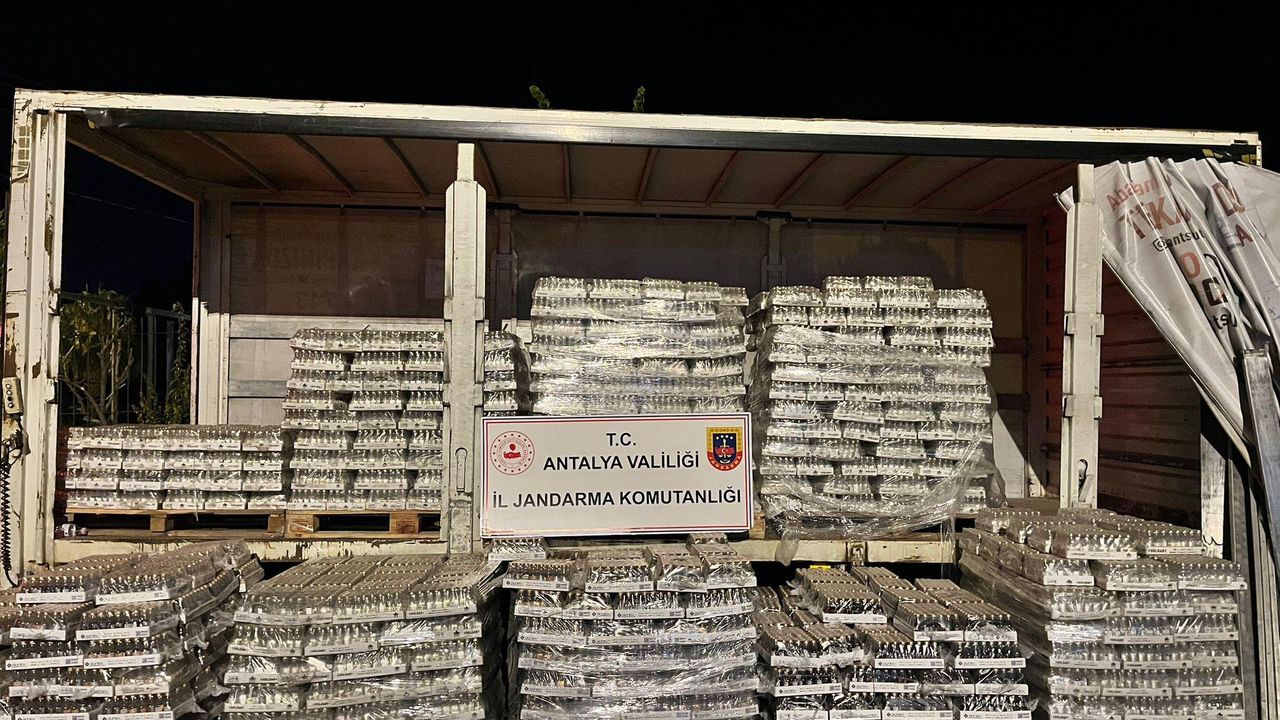 Kaçak Alkol Operasyonu: Binlerce Litre Sahte İçki Ele Geçirildi