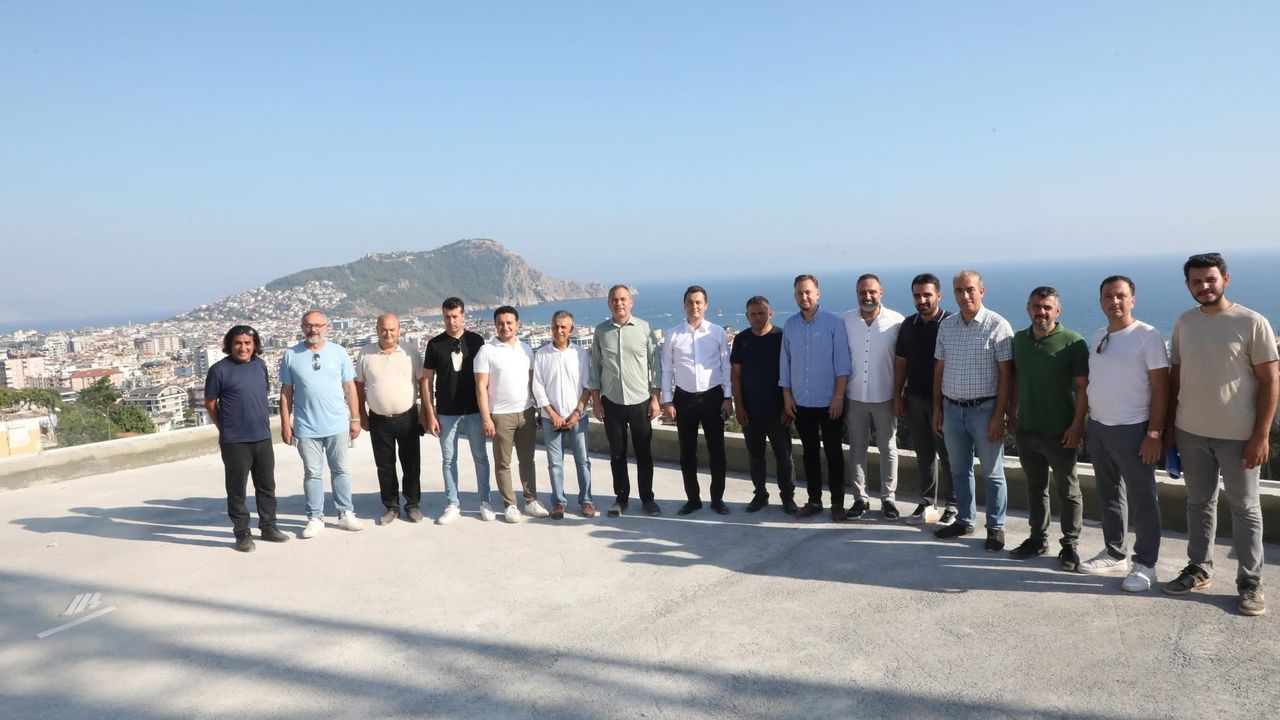 Deniz ve Kale Manzaralı Yeni Hükümet Konağı Yükseliyor