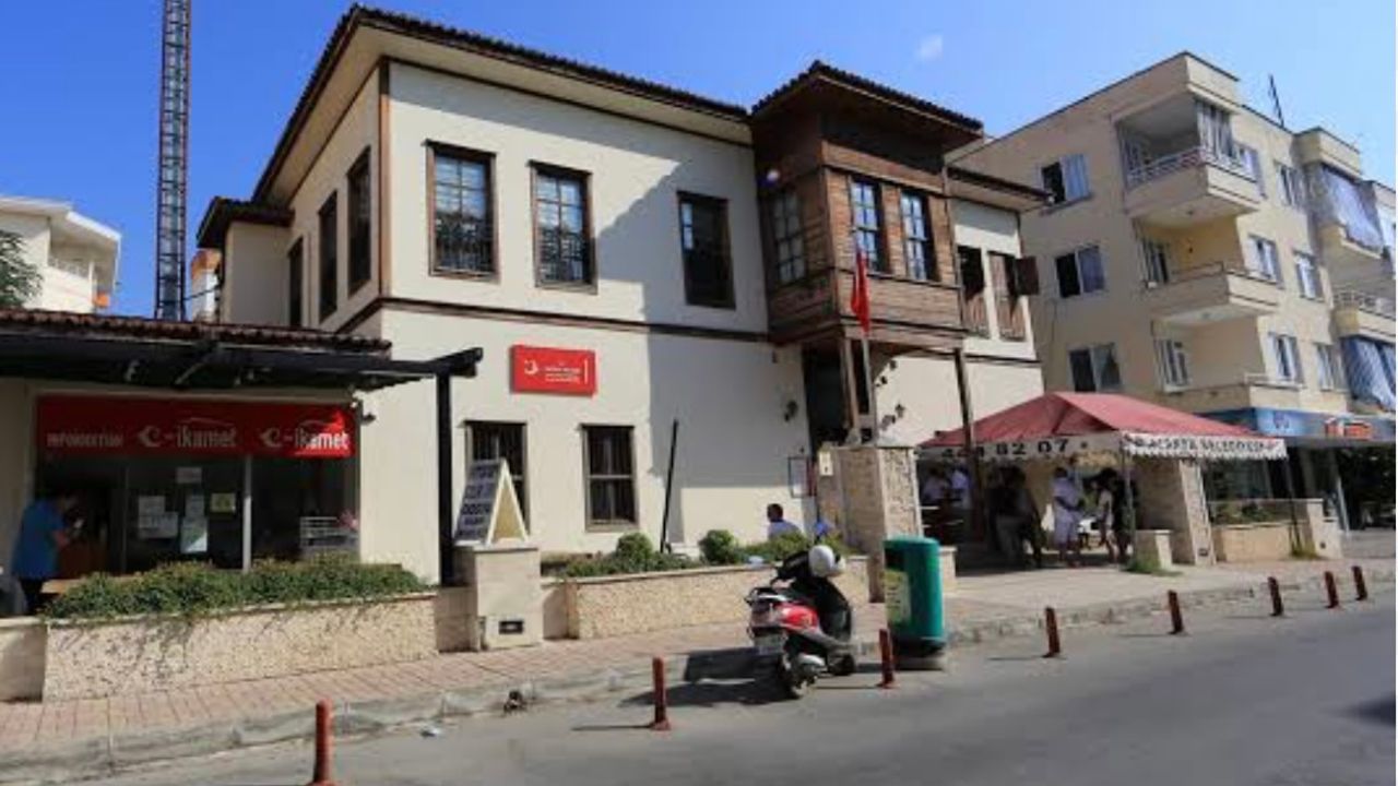 Alanya da İkamete Kapalı Mahallelere Rüşvetle Oturma İzni: Sanıklar Tutuklu Yargılanıyor