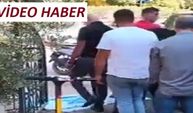 Alanya da bir vatandaş, cuma namazı çıkışı İsrail bayrağını yere sererek eylem yaptı.