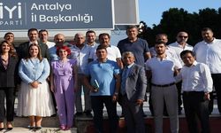 İYİ PARTİ ANTALYA'DA ADAYLAR BELİRLENİYOR. BAHÇE'DE TOPLANTIYA KATILDI