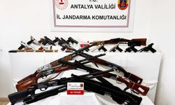 Alanya’da Jandarma Ekiplerinden Dev Silah ve Uyuşturucu Operasyonu-İşte olay yeri görüntüleri