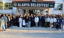 Antalya’nın En Kalabalık Çevre Temizlik Etkinliğinin Ardından Gençler Çevre Çalıştayında Buluştu