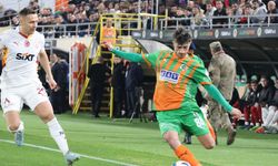 Alanyaspor Taraftarından Yusuf Özdemir’e Tepki! Kaçan Goller Maça Damga Vurdu