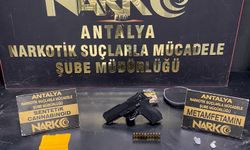 Antalya’da Narkotik Alarmı: Silah, Para, Zehir Hepsi Ele Geçirildi