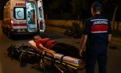 Bahçeye Savruldular! Alanya’da Motosiklet Kazası: 2 Ağır Yaralı
