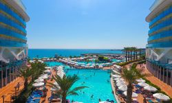 Okullar Açıldı, Plajlar Turistlere Kaldı: Alanya’da Yoğunluk Başladı