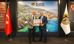 Alanyalı Arınç’tan Akrabası Başkan Özçelik’e Sürpriz Ziyaret