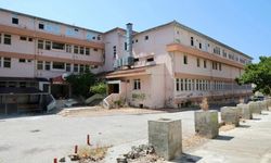 Valilik Düğmeye Bastı: Alanya’nın Eski Devlet Hastanesi Yıkılıyor