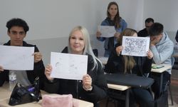 Alanya Üniversitesi’nde Kalemler Konuştu, Karikatürler Güldürdü