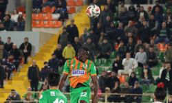 Akdeniz Derbisi’nde Gol Sesi Çıkmadı! Alanya’da Sessiz Gece • Komşular Çarpıştı, Kazanan Çık