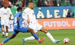 Rize’de Kırmızı Kart, VAR ve 90. Dakika Dramı: Alanyaspor Son Anda 1 Puanı Kurtardı