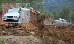 Alanya’da Zor Mesai: Büyükşehir Ekipleri Kapanan Yolları Tek Tek Açıyor