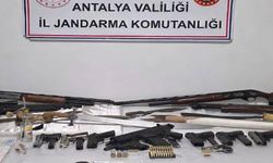 Jandarmadan Konyaaltı’nda Nokta Operasyon: Silah, Uyuşturucu ve Yüklü Para