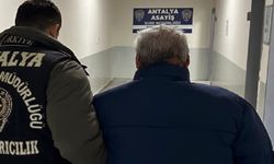 “Gümrükçüyüm” Dedi, Fotoğraflarla Güven Verdi: Dolandırıcı Tutuklandı