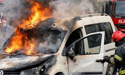 Alanya’da Araç Yangını! Mahalleli Sokağa Döküldü