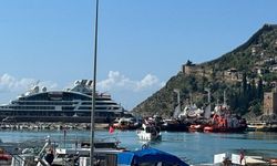 Bonjour Alanya! Fransız Kruvaziyer Limana Renk Kattı