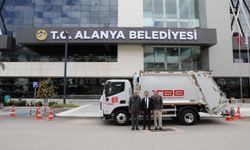 Alanya’nın Temizlik Gücü Artıyor: Filoya 11’inci Sıfır Araç