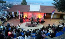 Alanya Üniversitesi’nde “Retro” Çılgınlığı! Gençler Zamanda Yolculuk Yaptı
