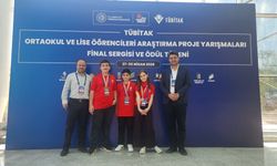 Alanya Şehit Ömer Halisdemir Ortaokulu’ndan Türkiye’ye Damga! Mavi Yuva Kürsüde