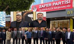 Zafer Partisi Alanya’da Görev Değişimi: Yeni Başkan Fikret Türkoğlu. İşte yeni yönetim!