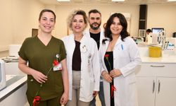 “Mikroskobun Kahramanlarına Karanfilli Teşekkür”