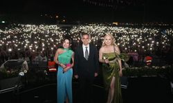 Festivalin İkinci Gecesinde Melek Mosso Rüzgarı: Binlerce Kişi