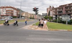 Tekerlekli sandalye ve bebek arabaları için Çevreyolu rahatladı