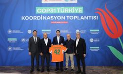 Antalya’da Alanyaspor Rüzgarı: Bakan Kurum’a Özel Forma!