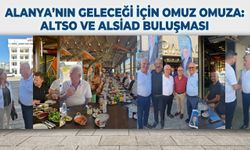 ALTSO Başkanı Erdem, ALSİAD Ailesiyle Kahvaltıda Buluştu: "Ortak Paydamız Alanya"